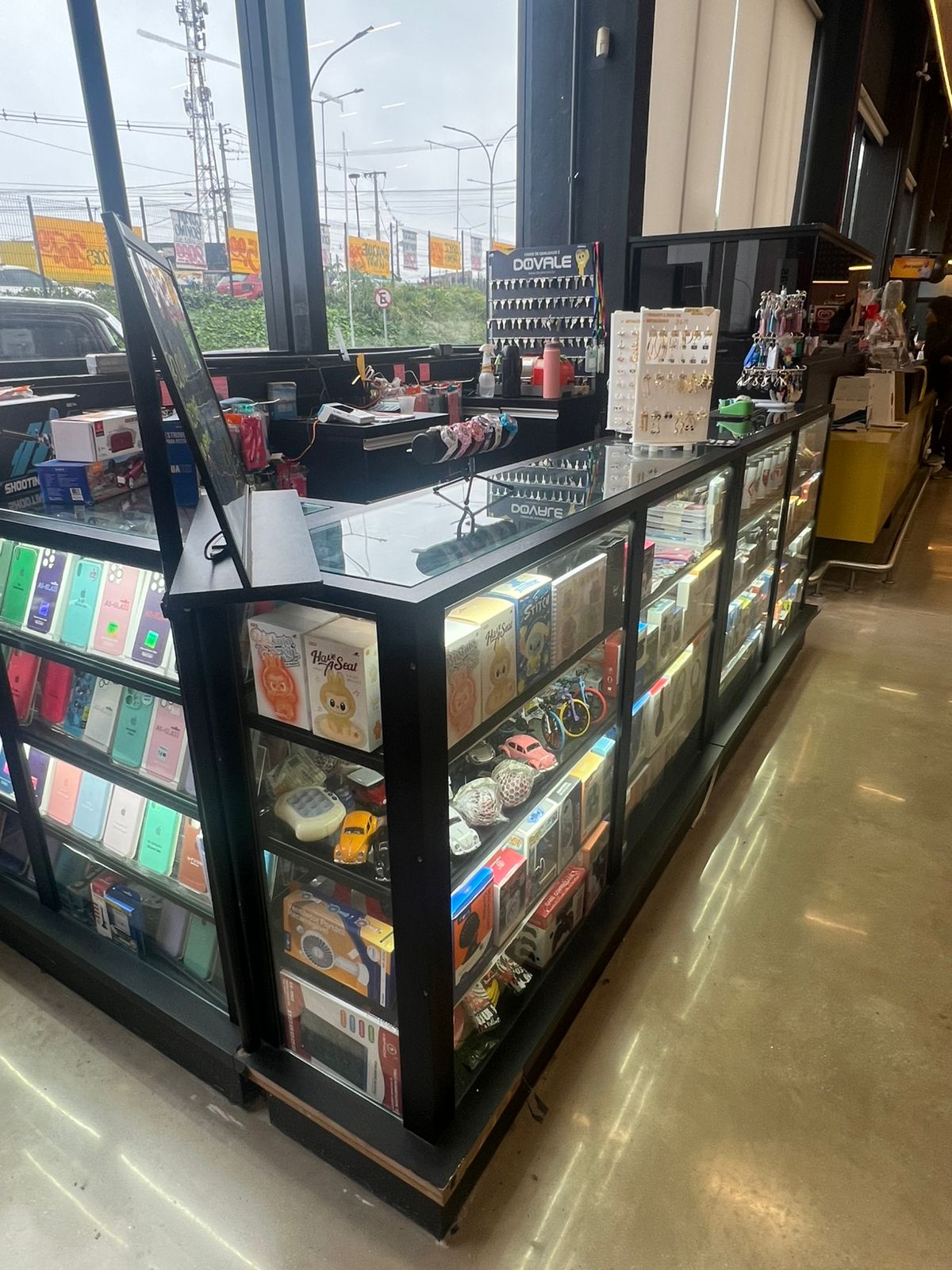 QUIOSQUE DE ACESSORIOS PARA CELULAR, ASSISTENCIA E CHAVEIRO